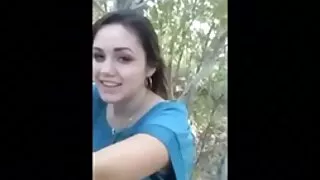 Mergina su užpakaliu ...