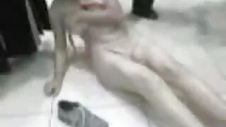 Graži mergina laižė  ...