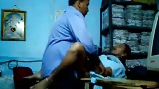 Šaunios jaunos ponio ...
