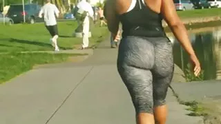Šviesiaplaukis model ...