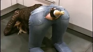 Graži moteris įsipil ...