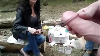 Busty trūkčioja nuo  ...